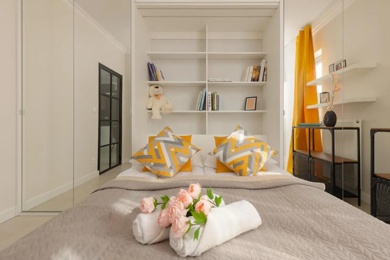 Lakeview Apartment Kapelanow Armii Krajowej By Noclegi Renters Warszawa